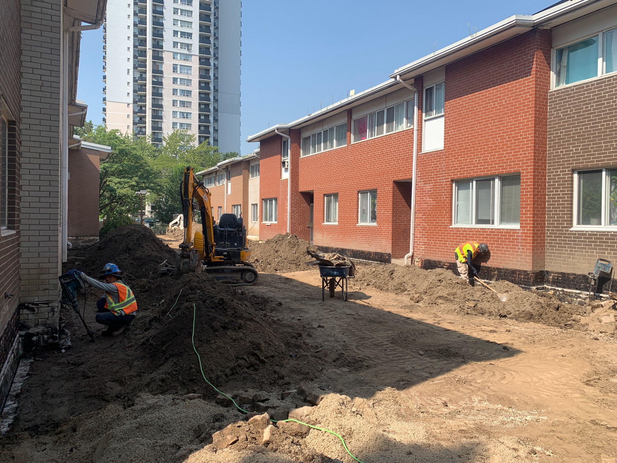 58 Grenoble Dr